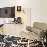 Mercure Centre מלון 4*