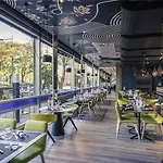 Mercure Centre Hotel 4*