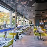 Mercure Centre Hotel 4*