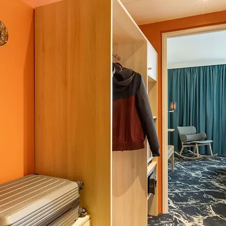 Mercure Centre Hotel 4*