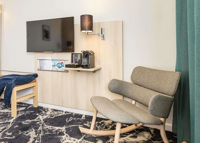 Mercure Centre Hotel 4*