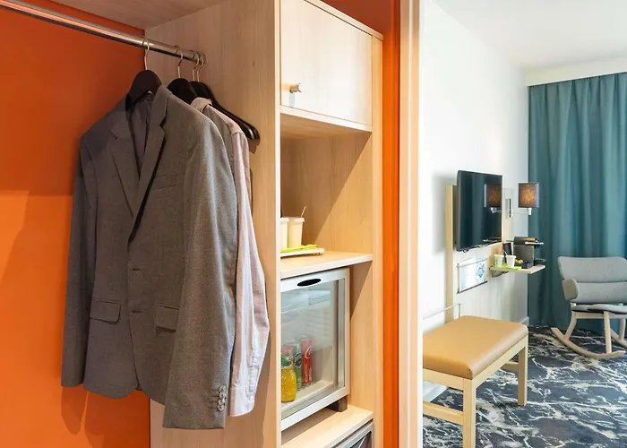 Mercure Centre Hotel 4*