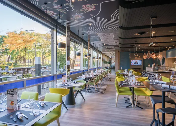 Mercure Centre Hotel 4*